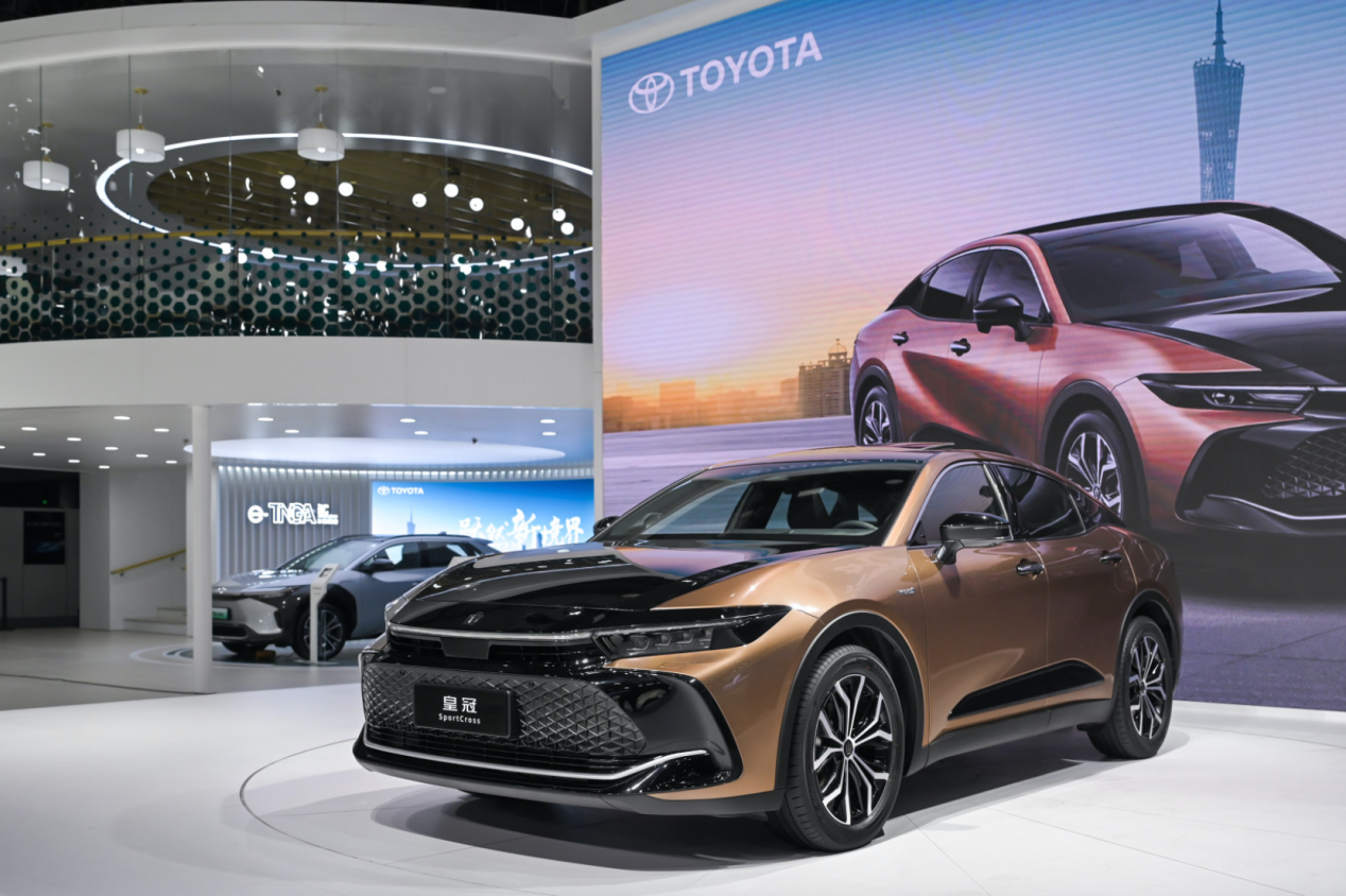 一汽丰田全新皇冠产品耀世而出，描绘品牌向上新蓝图