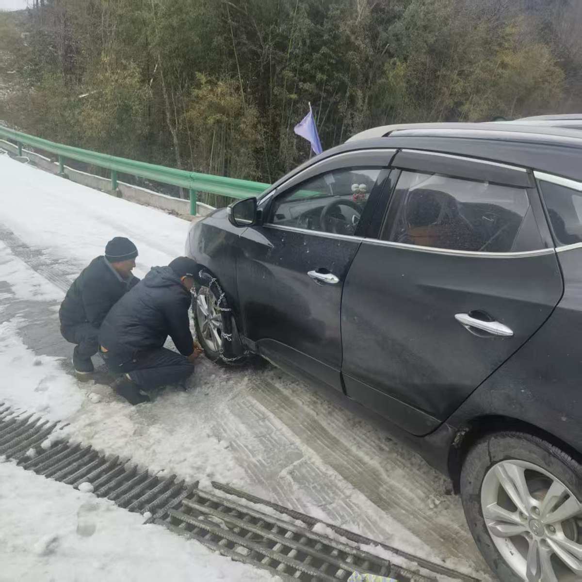 风雪路上架起生命桥，“20分钟救援圈”守护乡亲平安