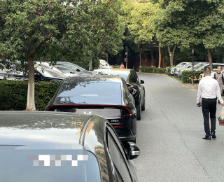 每月70元停车费，工业园给隔壁老小区腾出120个“潮汐车位”