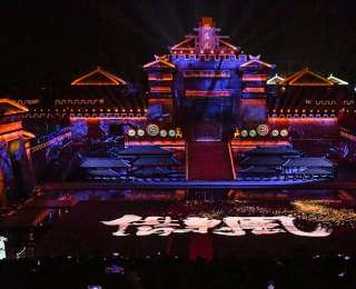 全球首部沉浸式三国实景剧《赤壁·借东风》震撼首演！