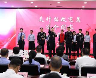 武汉公安这堂思政课，超燃！
