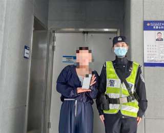 价值万元手机遗失，武汉轨道民警深夜10分钟寻回失物