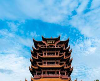 黄鹤楼连发“限流”通知，长假第二天，武汉旅游再登人气高峰