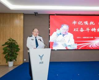 走进岚图汽车解决了12项难题！武汉公安民警警企党建共建促发展