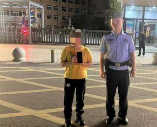 家长接孩子时遗失手机，湖北枣阳民警快速帮寻回