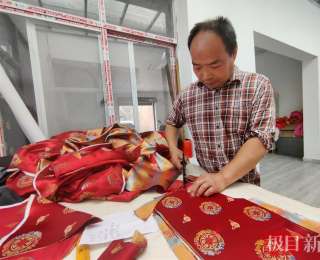 开服装厂、带出120个徒弟、赠老人冬衣……天门54岁大叔：我的腿不好，但人生还是比较顺