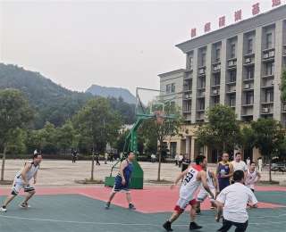 郧西县中青年干部学练结合“促成长”