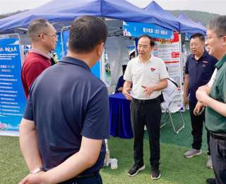 近万个岗位！武汉晴川学院“湖北百校联动”大型校园招聘会现场火爆