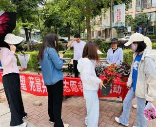 居民用旧书换绿植，旧书进图书角免费借阅