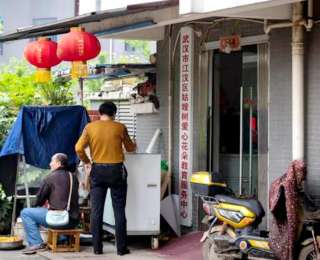 一次不舍的抉择成就十一年坚守，她是100名孩子的“好妈妈”