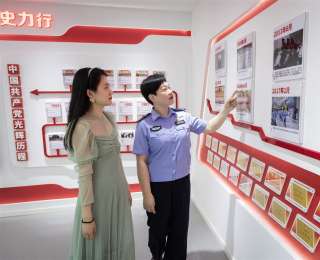 这对母女一起为车谷发展服务，不同岗位的她们各自闪闪发光