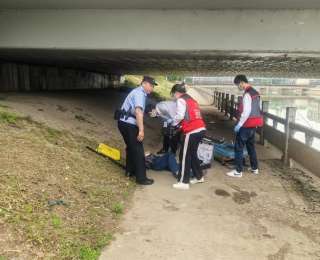 警民携手紧急救援！武汉经开区民警及时救助昏迷老人