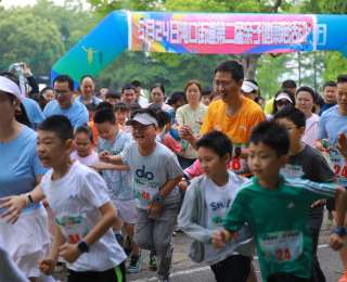 吸引100余个家庭参与，武汉经开区沌口亲子跑活动火热开赛