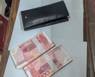 乘客2万元现金遗失地铁车厢，民警辅警联动各站快速寻回