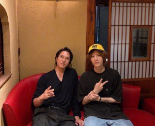 鹿晗追星成功，晒与日本男星山下智久合照
