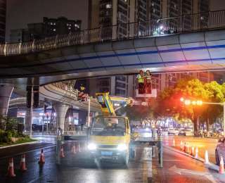 江汉区为辖区4座人行天桥开展深度“体检”