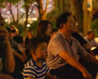 洪山广场请来“哪吒”陪武汉小朋友过“六一”