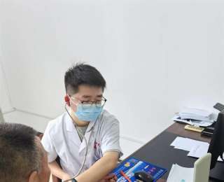 拒收了四次患者红包，他说“信任是给家庭医生最大的红包”