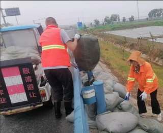 助力打造“洁净城市”，东西湖柏泉街开展“i武汉i家园”全城清洁活动