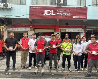 武汉洪山井岗社区：端午糕香融真情，浓浓暖意惠“新”人