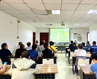 又到端午出行时，高考中考接踵而至，江岸交警再拧“安全阀”