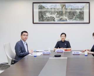 深化国际仲裁合作，服务“一带一路”建设，武汉仲裁委员会与阿斯塔纳国际金融中心签署合作备忘录