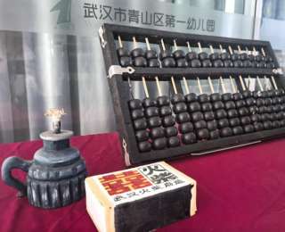 萌娃集体穿越，爸妈惊呼：这届娃比我们当年还会玩