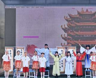 “水火箭”“火焰掌”科技感满满，小学六一活动激发学生探索热情