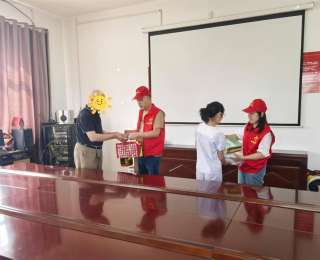 武汉郭徐岭社区牵线企业 ，为辖区儿童圆“微心愿”