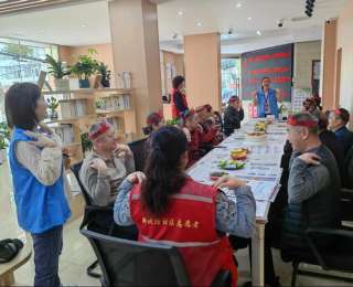 不摆寿宴改聚会！这个集体生日会暖心又有趣