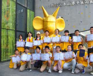 为小学生打开艺术大门，武汉市艺术学校开展艺术职业体验活动