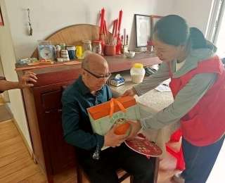 弘扬传统文化，关爱老少群体，光谷豹澥街多个社区欢乐过端午