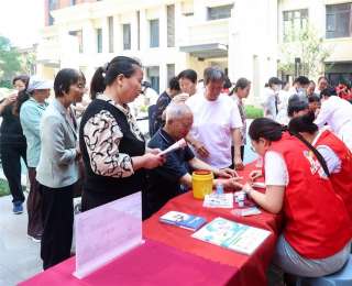 西安浐灞国际港：端午传文明，邻里情更浓