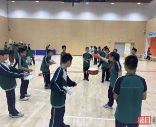 “甩掉焦虑 夸夸自己”，中学用游园派对让学生学会“悦纳自我”