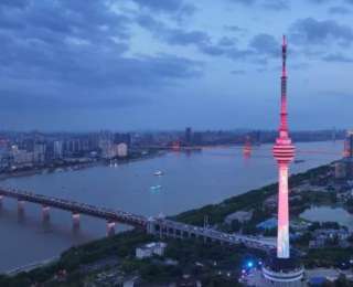 武汉三镇灯光秀为他们点亮！致敬湖北省广大科技工作者
