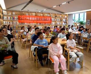 沉浸式亲子课堂！新洲区开启家庭教育新体验