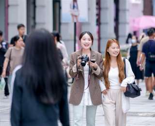 雨后天晴，楚河汉街迎端午假期游玩热潮