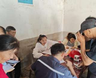 “客服移动营业厅”进村湾 安全服务“一站式”送到家