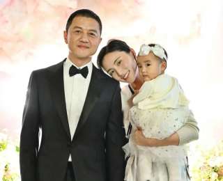 李亚鹏老婆回应“李亚鹏为何不拍戏还债”，称自己不追求豪门阔太的生活