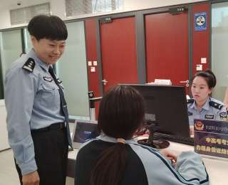 中、高考倒计时 ，武汉公安为考生开通“绿色通道”