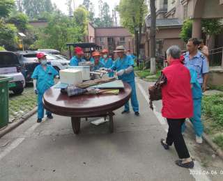 扮靓家园焕新颜，天兴花园社区周末清洁行动暖人心