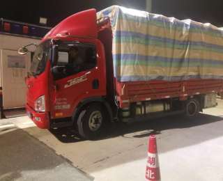 货车突发故障，蔡甸收费站暖心救援保畅通