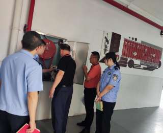 你们尽管执笔追梦，藏蓝守护永不缺席