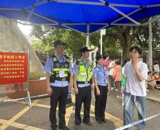 警号尾数211、铁骑车牌9858助力，江夏公安不一样的送考