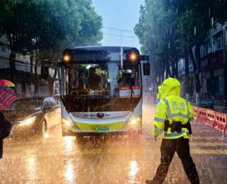 一起交卷！武汉公安护航2025年高考圆满收官