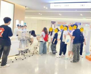 高考生摘镜热潮涌动 专家提醒：个性化定制是安全清晰关键