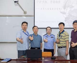 武汉江岸：“丽斯交通课堂”进老年大学