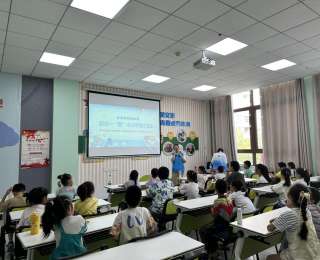 长江明珠社区开展防溺水安全教育，为青少年暑期安全护航