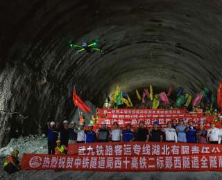 全长超13公里 穿越6条地质断层 西十高铁湖北段最长隧道贯通