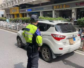 纸壳挡车牌躲抓拍？男子小聪明换来大处罚：扣9分、罚款200元